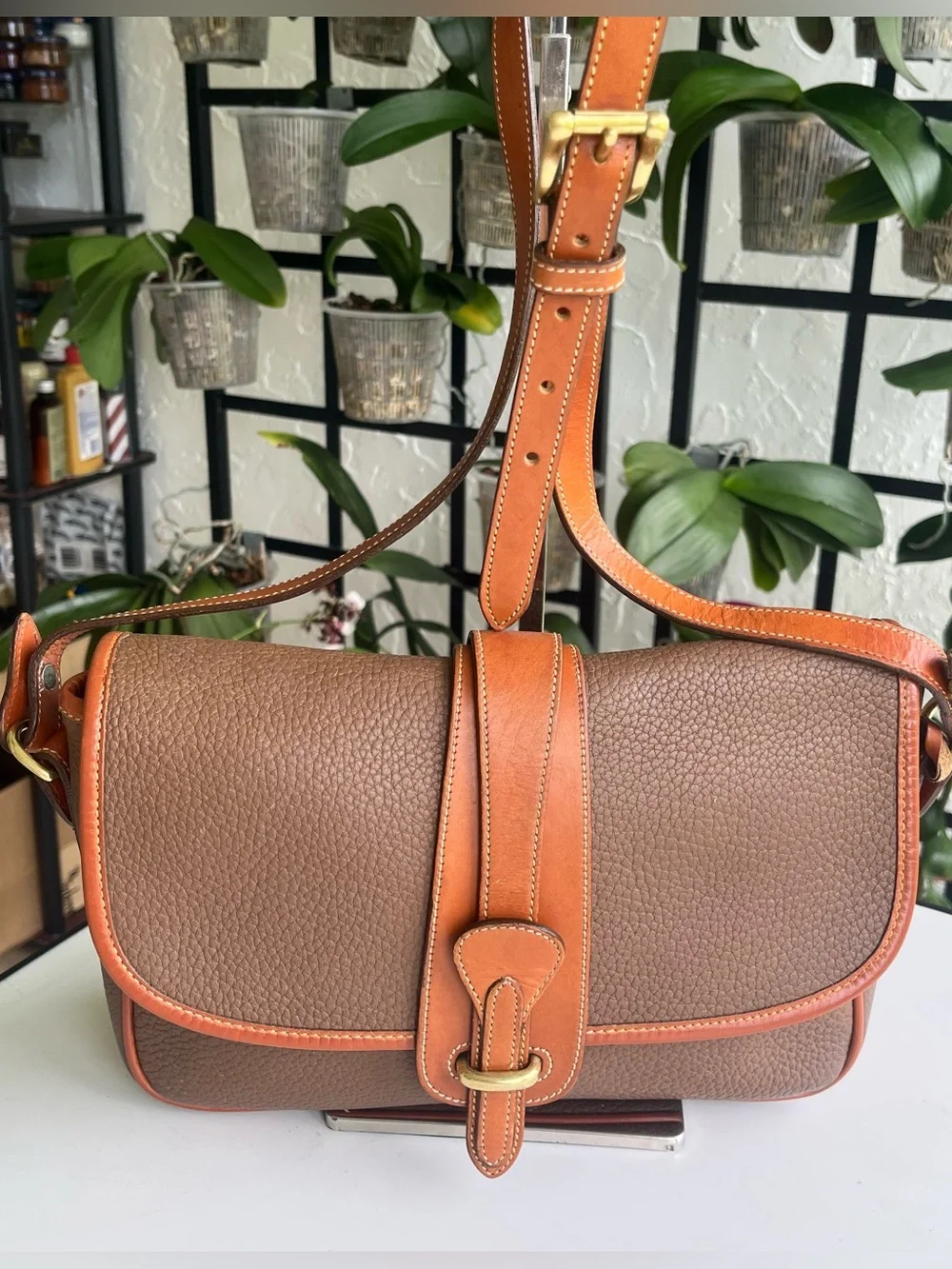 VINTAGE AWL LARGE DOONEY AND BOURKE EQUESTRIAN  BAG TABAC /LIGHT